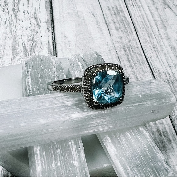 ✗ SOLD ✗ - Picture 2 of 5